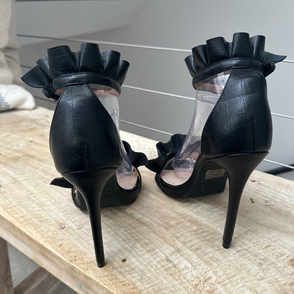 nasty gal black faux leather ruffle ankle strap stiletto heel luxury size 7/40 - Picture 7 of 9